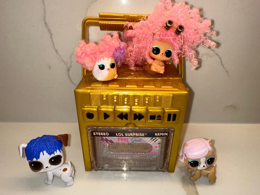 LOL Surprise OMG Fashion PETS LOT Pink SquirrelBlue Dog Figures with Gold Stereo